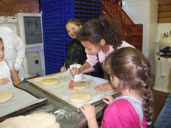 Children baking 2